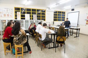 Mincurso com Renan Lacerda no laboratório de Enfermagem. (Foto: Laboratório de Fotografia/Fema)